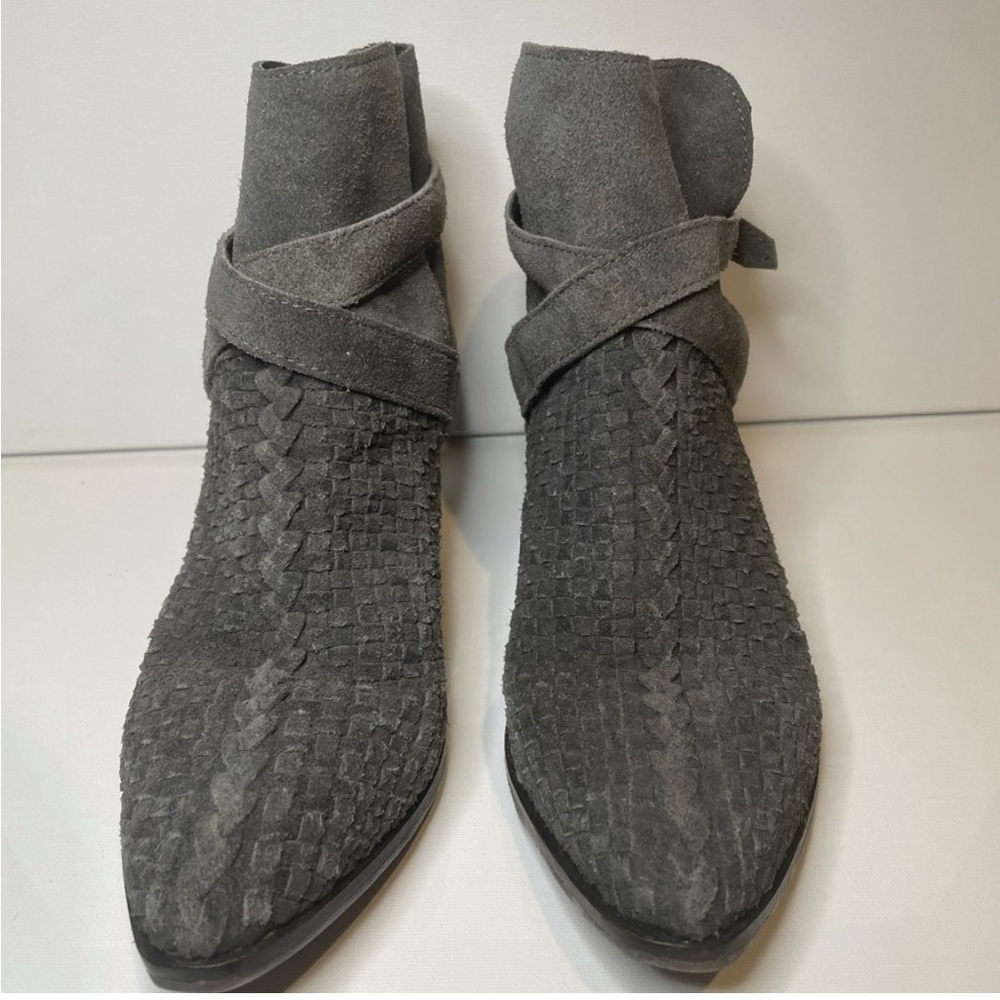 Free people the Free Wade Distressed Ankle Boots size 8